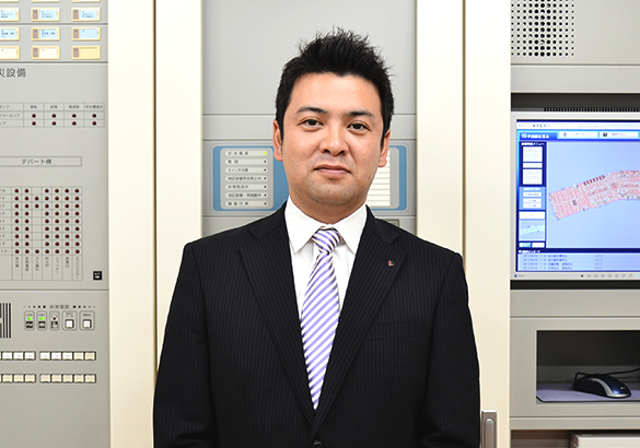 贄田 康宏